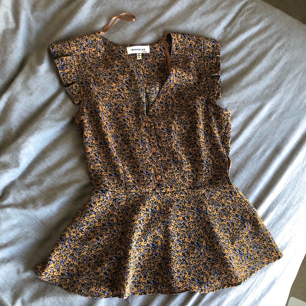 Mustard blouse with small flower pattern